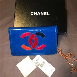 Chanel wallet on chain